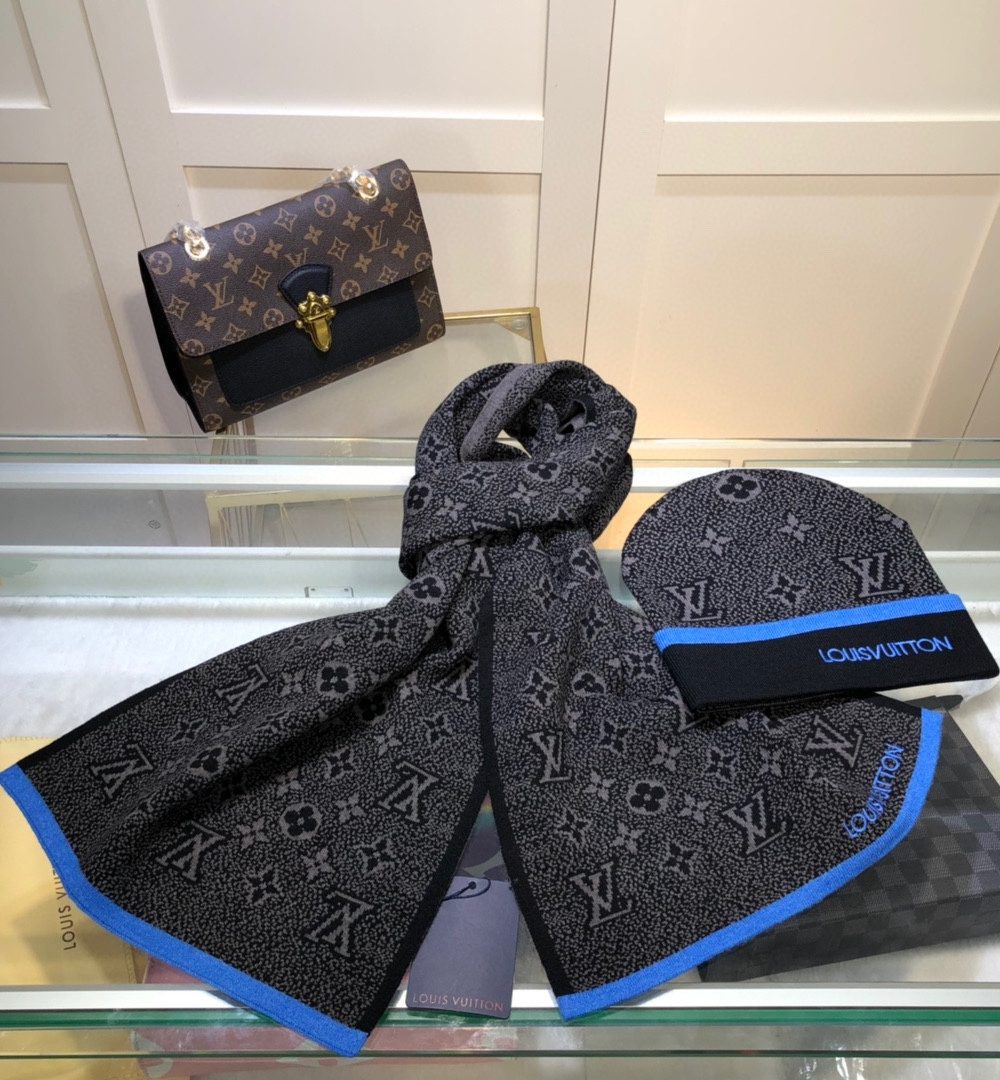 Louis Vuitton Beanie & Scarf Set In Black 