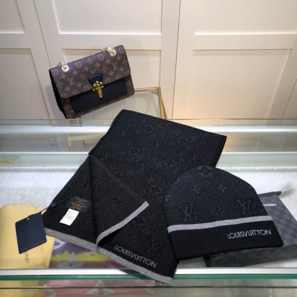Louis Vuitton Beanie & Scarf Set In Black 