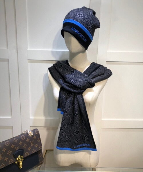 Louis Vuitton Beanie & Scarf Set In Black 