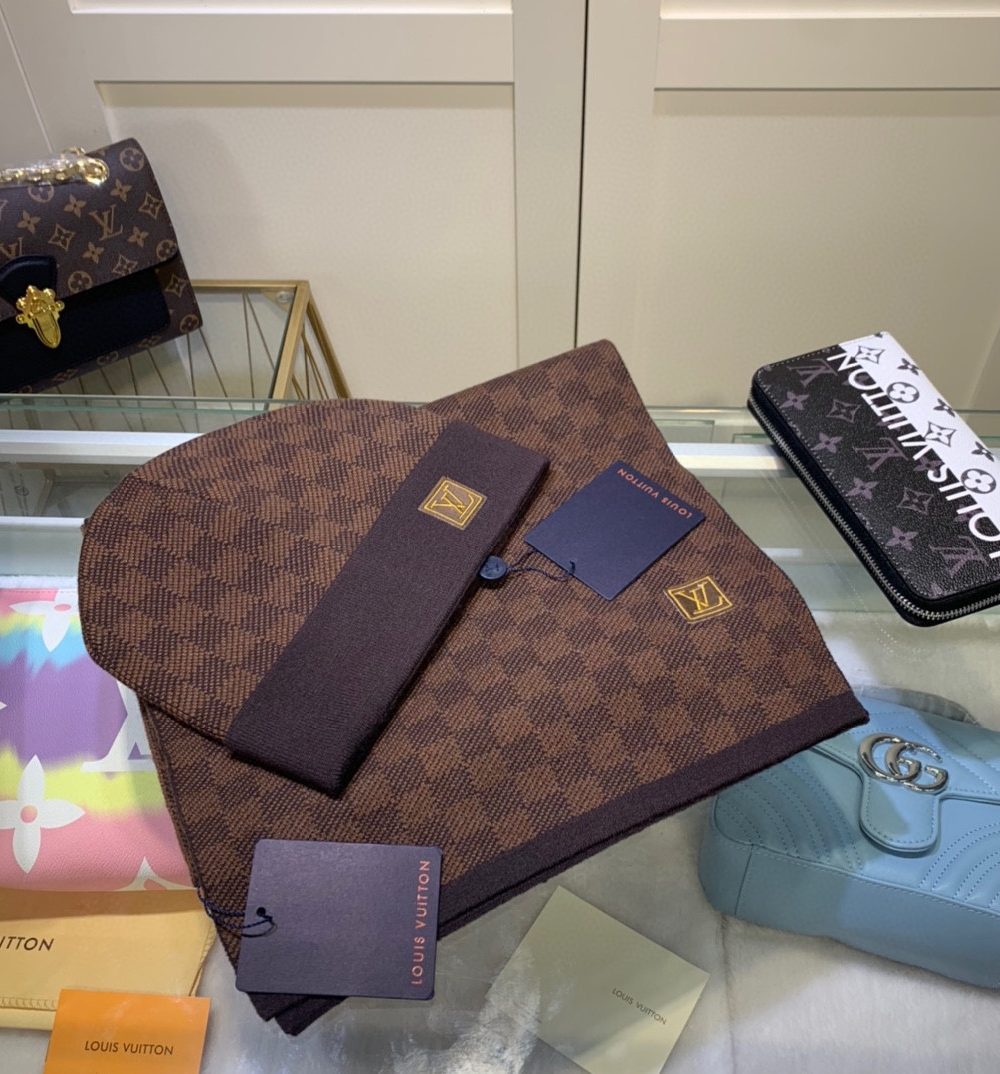 Louis Vuitton Beanie & Scarf Set In Brown 