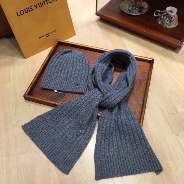 Louis Vuitton Beanie & Scarf Set In Grey 