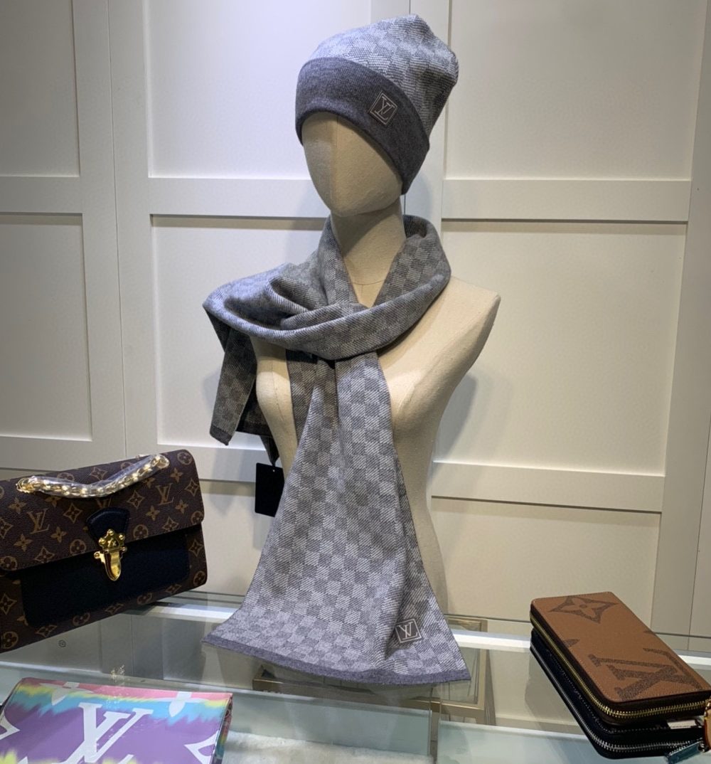 Louis Vuitton Beanie & Scarf Set In Grey 