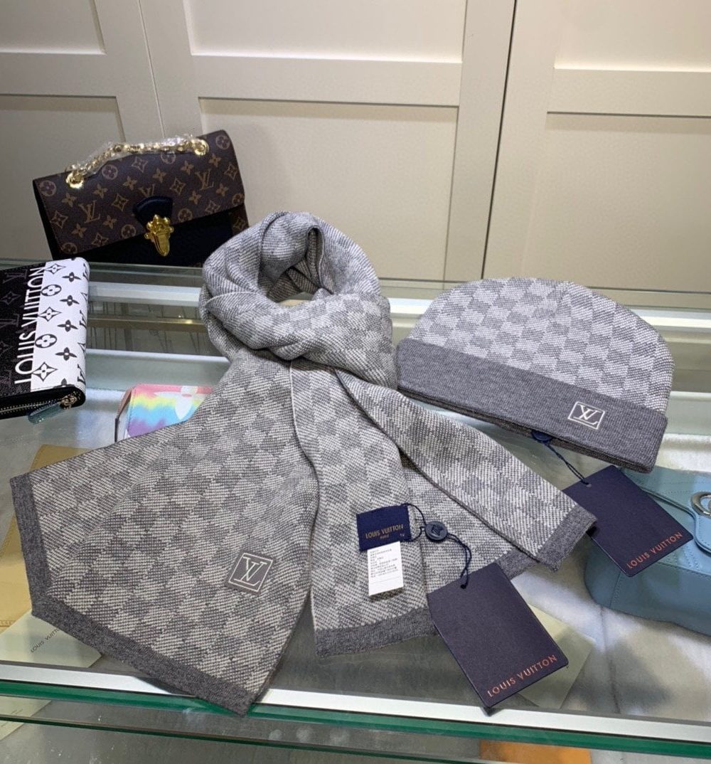 Louis Vuitton Beanie & Scarf Set In Grey 