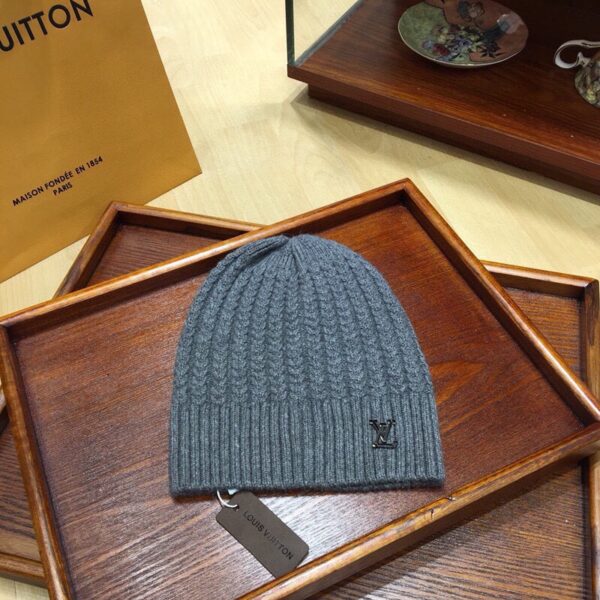 Louis Vuitton Beanie & Scarf Set In Grey 