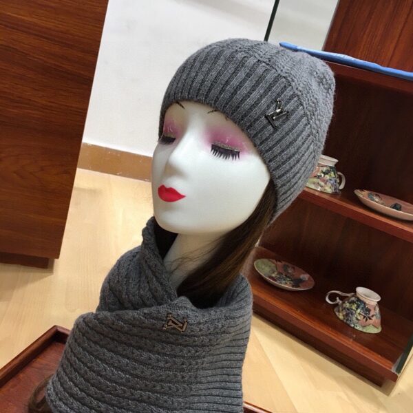 Louis Vuitton Beanie & Scarf Set In Grey 
