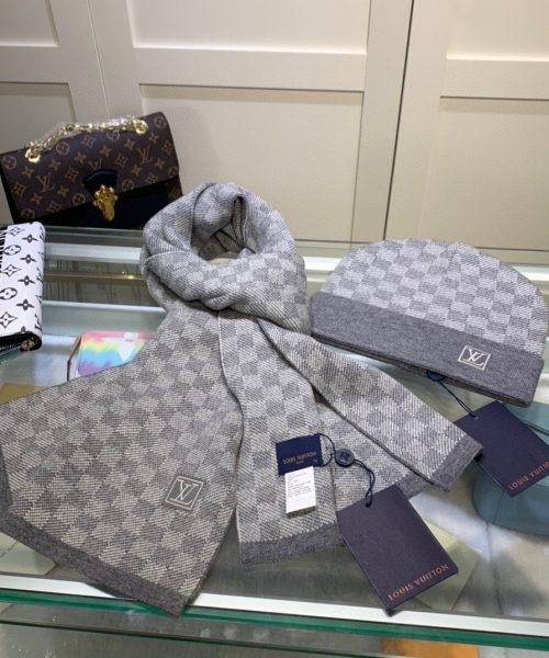 Louis Vuitton Beanie & Scarf Set In Grey 