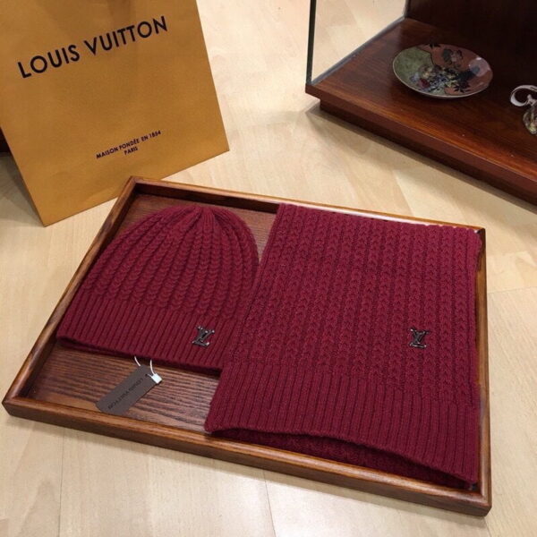 Louis Vuitton Beanie & Scarf Set In Red