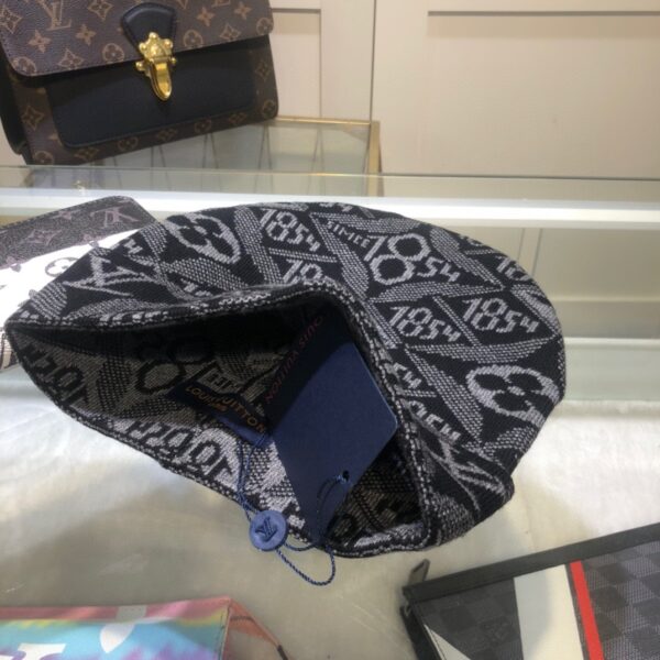 Louis Vuitton Beanie In Black LV Headwear