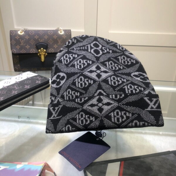 Louis Vuitton Beanie In Black LV Headwear