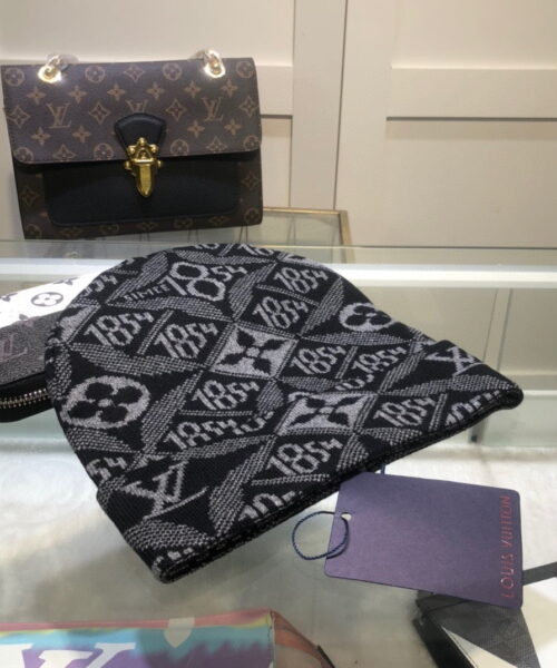 Louis Vuitton Beanie In Black LV Headwear