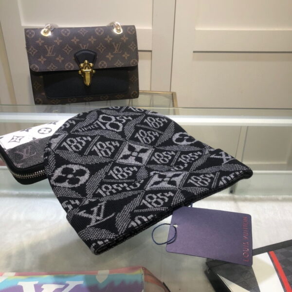 Louis Vuitton Beanie In Black LV Headwear