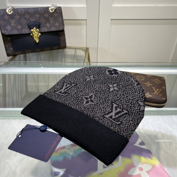 Louis Vuitton Beanie In Black LV Headwear