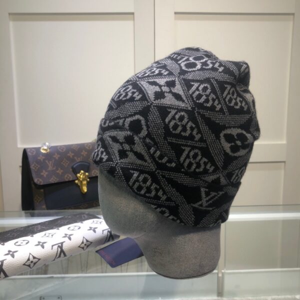 Louis Vuitton Beanie In Black LV Headwear