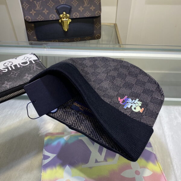 Louis Vuitton Beanie In Black LV Headwear