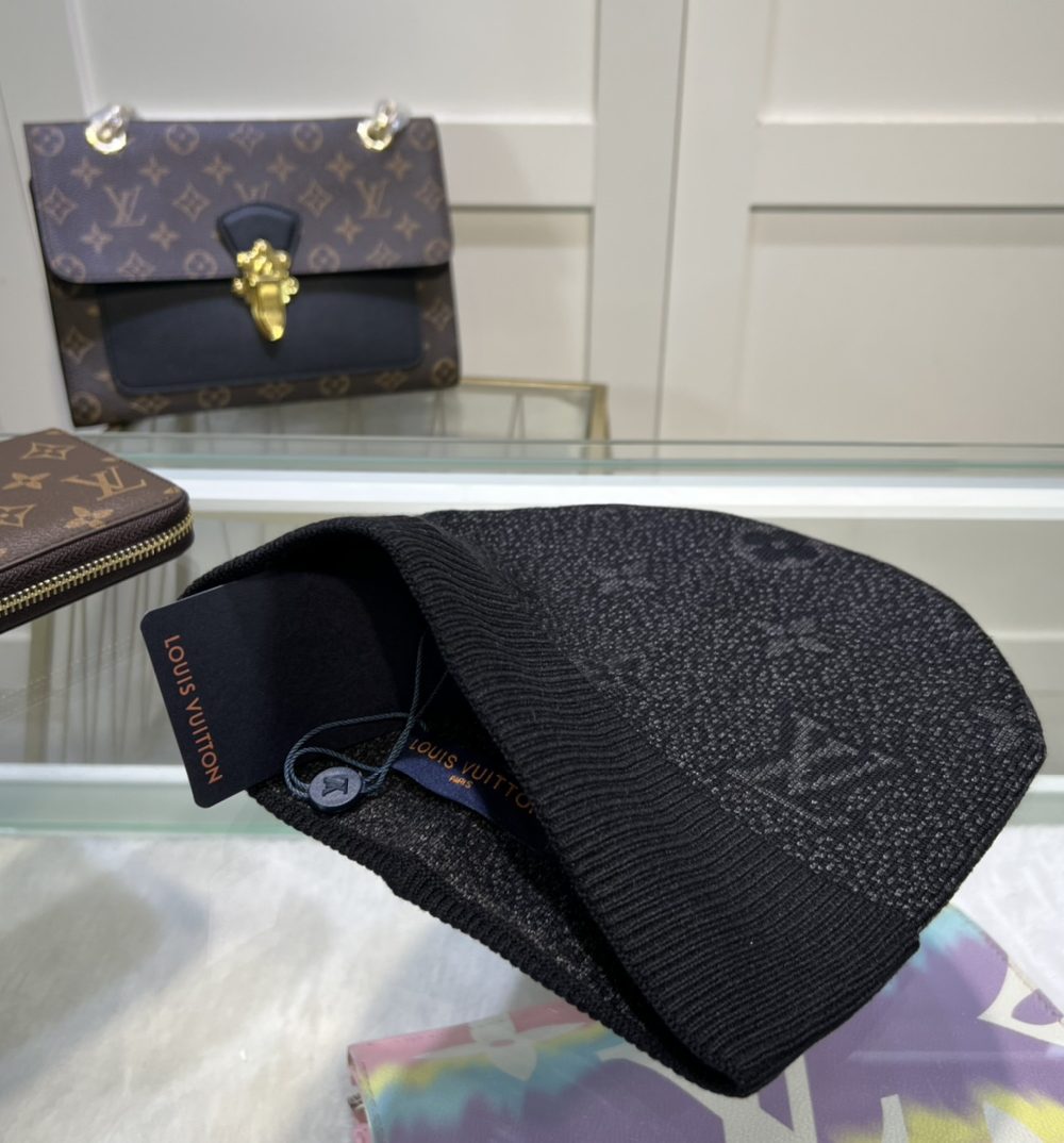 Louis Vuitton Beanie In Black LV Headwear