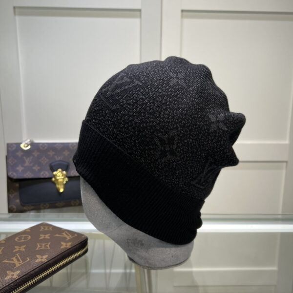 Louis Vuitton Beanie In Black LV Headwear