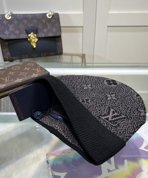 Louis Vuitton Beanie In Black LV Headwear