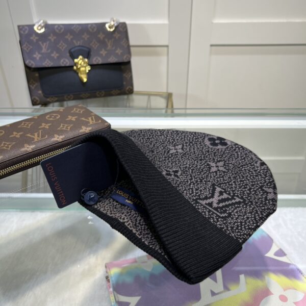 Louis Vuitton Beanie In Black LV Headwear