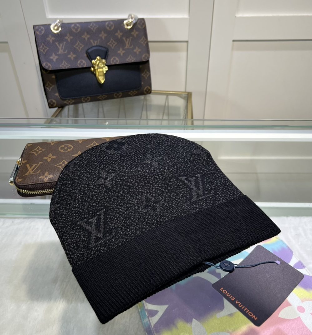 Louis Vuitton Beanie In Black LV Headwear