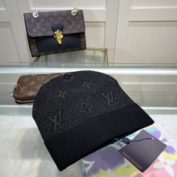 Louis Vuitton Beanie In Black LV Headwear