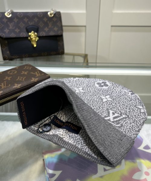 Louis Vuitton Beanie In Grey LV Headwear