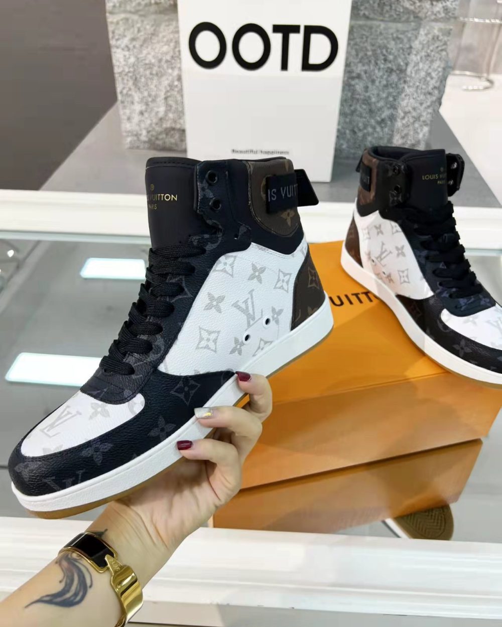 Louis Vuitton Boombox Sneaker Boot Patent Monogram Material Black/White For Women LV