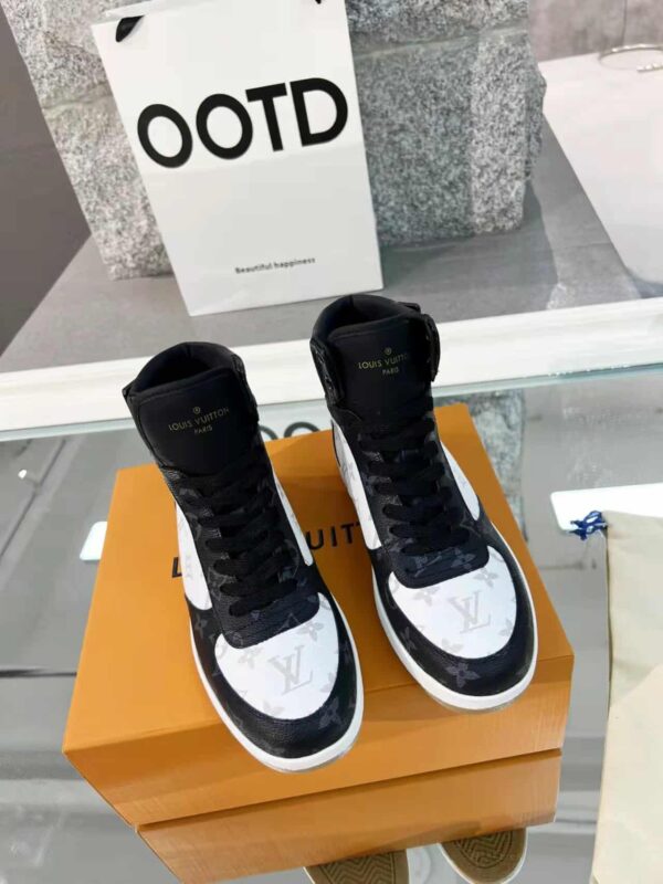 Louis Vuitton Boombox Sneaker Boot Patent Monogram Material Black/White For Women LV