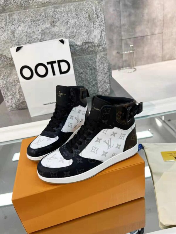 Louis Vuitton Boombox Sneaker Boot Patent Monogram Material Black/White For Women LV
