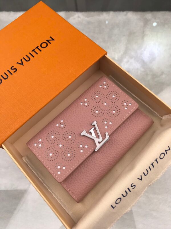 Louis Vuitton Capucines Sweet Brogues Taurillon Pink For Women, Women's Wallets 5.3in/13.5cm LV 