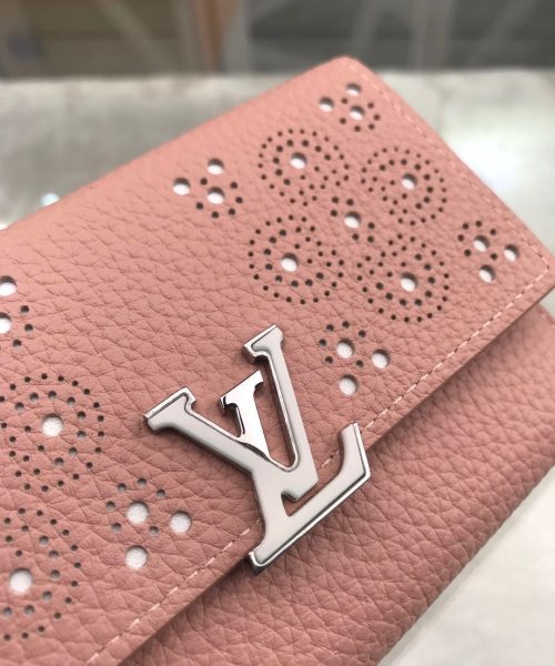 1:1 Replica Louis Vuitton Capucines Sweet Brogues Taurillon Pink For Women, Women's Wallets 5.3in/13.5cm LV 