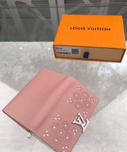 1:1 Replica Louis Vuitton Capucines Sweet Brogues Taurillon Pink For Women, Women's Wallets 5.3in/13.5cm LV 