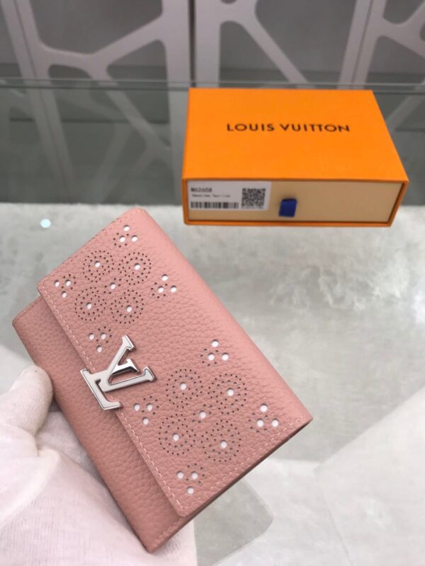 Louis Vuitton Capucines Sweet Brogues Taurillon Pink For Women, Women's Wallets 5.3in/13.5cm LV 