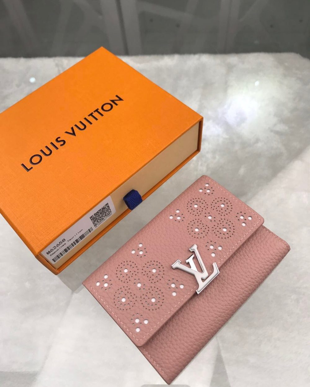 1:1 Replica Louis Vuitton Capucines Sweet Brogues Taurillon Pink For Women, Women's Wallets 5.3in/13.5cm LV 