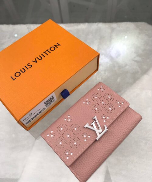 Louis Vuitton Capucines Sweet Brogues Taurillon Pink For Women, Women's Wallets 5.3in/13.5cm LV 