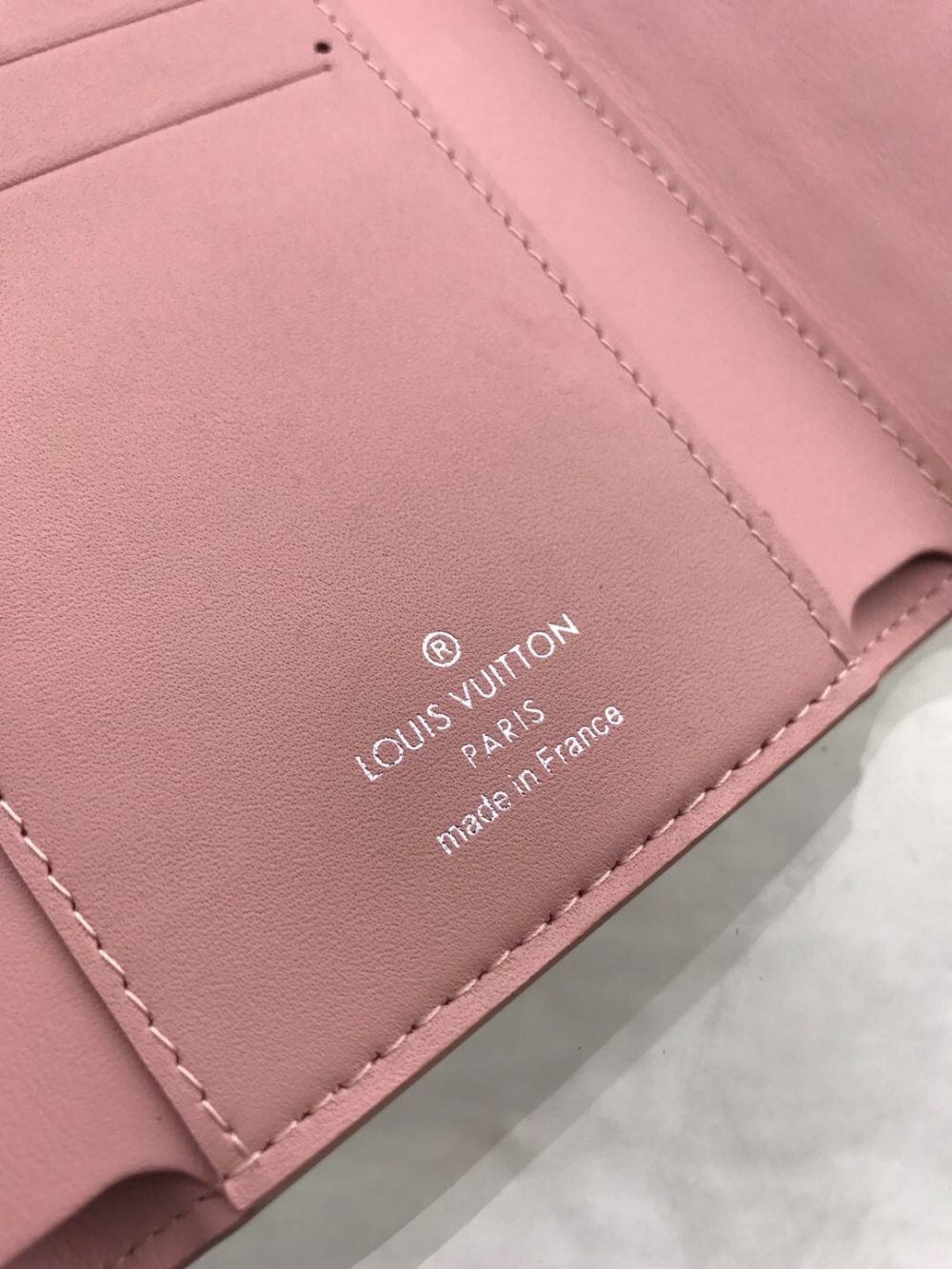 1:1 Replica Louis Vuitton Capucines Sweet Brogues Taurillon Pink For Women, Women's Wallets 5.3in/13.5cm LV  - Image 8