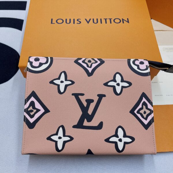 Louis Vuitton Cosmetic Toiletry Pouch 26 Waxed Monogram Canvas Beige  For Women, Women's Wallets 9.8in/25cm LV M80752