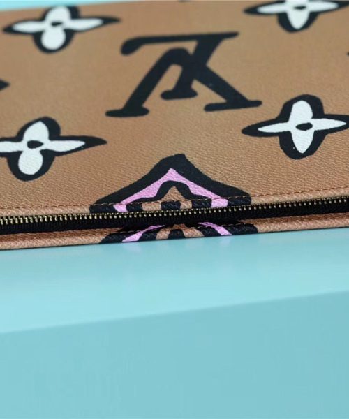 1:1 Replica Louis Vuitton Cosmetic Toiletry Pouch 26 Waxed Monogram Canvas Beige  For Women, Women's Wallets 9.8in/25cm LV M80752