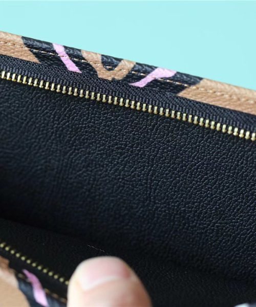 1:1 Replica Louis Vuitton Cosmetic Toiletry Pouch 26 Waxed Monogram Canvas Beige  For Women, Women's Wallets 9.8in/25cm LV M80752