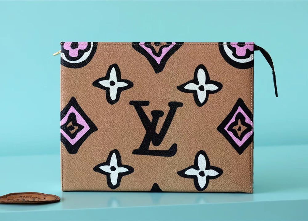1:1 Replica Louis Vuitton Cosmetic Toiletry Pouch 26 Waxed Monogram Canvas Beige  For Women, Women's Wallets 9.8in/25cm LV M80752