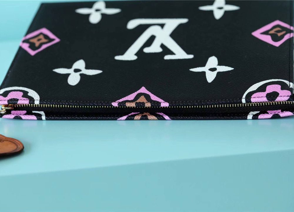 1:1 Replica Louis Vuitton Cosmetic Toiletry Pouch 26 Waxed Monogram Canvas Black For Women, Women's Wallets 9.8in/25cm LV M80751