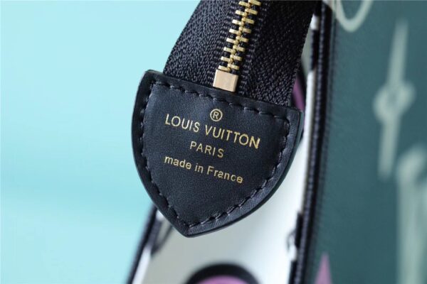 Louis Vuitton Cosmetic Toiletry Pouch 26 Waxed Monogram Canvas Black For Women, Women's Wallets 9.8in/25cm LV M80751
