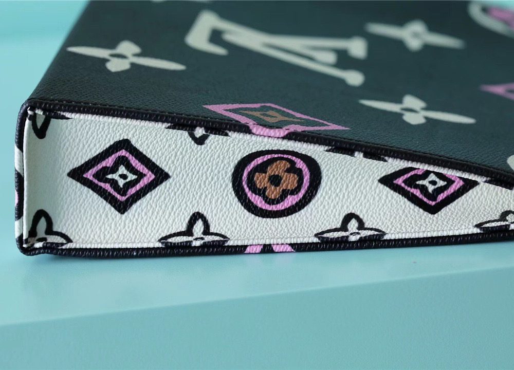 1:1 Replica Louis Vuitton Cosmetic Toiletry Pouch 26 Waxed Monogram Canvas Black For Women, Women's Wallets 9.8in/25cm LV M80751