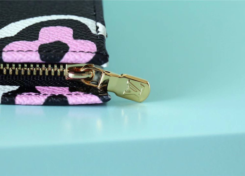 1:1 Replica Louis Vuitton Cosmetic Toiletry Pouch 26 Waxed Monogram Canvas Black For Women, Women's Wallets 9.8in/25cm LV M80751