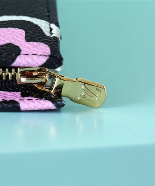 1:1 Replica Louis Vuitton Cosmetic Toiletry Pouch 26 Waxed Monogram Canvas Black For Women, Women's Wallets 9.8in/25cm LV M80751