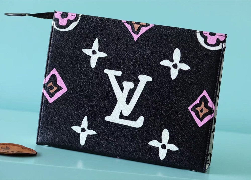 1:1 Replica Louis Vuitton Cosmetic Toiletry Pouch 26 Waxed Monogram Canvas Black For Women, Women's Wallets 9.8in/25cm LV M80751