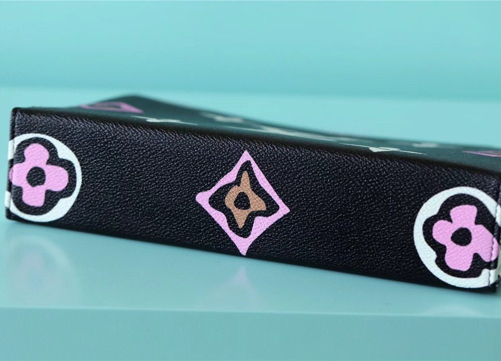 1:1 Replica Louis Vuitton Cosmetic Toiletry Pouch 26 Waxed Monogram Canvas Black For Women, Women's Wallets 9.8in/25cm LV M80751