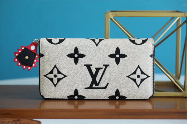 Louis Vuitton Crafty Pochette Felicie Monogram Empreinte White For Women, Women's Wallets 8.3in/21cm LV