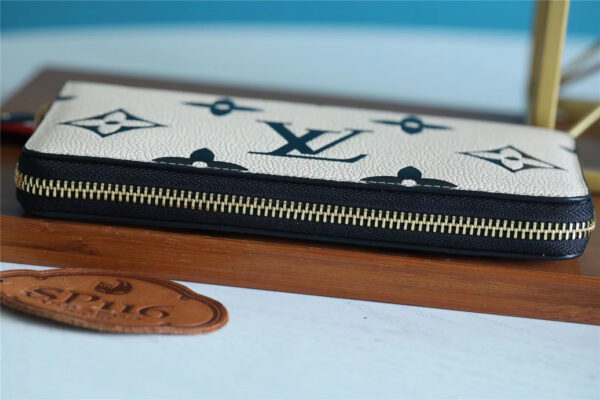 Louis Vuitton Crafty Pochette Felicie Monogram Empreinte White For Women, Women's Wallets 8.3in/21cm LV
