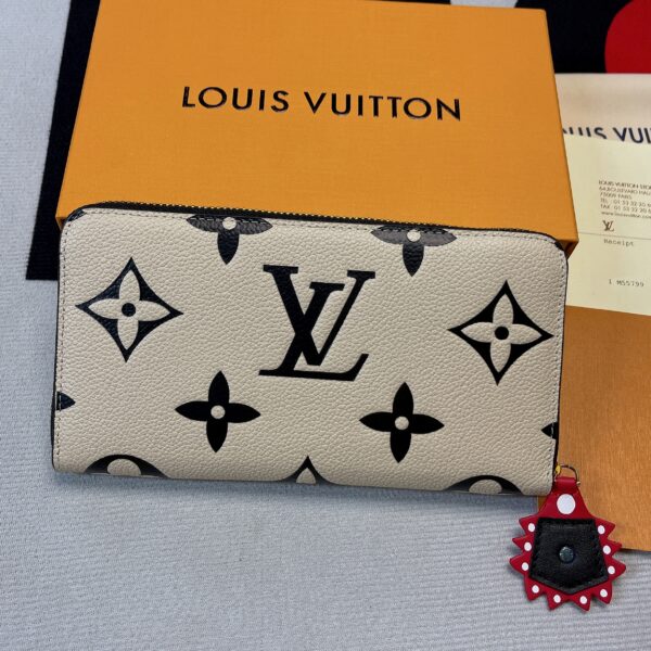 Louis Vuitton Crafty Pochette Felicie Monogram Empreinte White For Women, Women's Wallets 8.3in/21cm LV