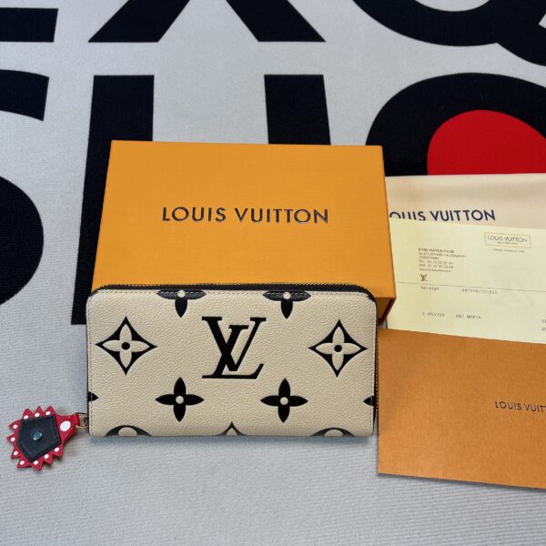 Louis Vuitton Crafty Pochette Felicie Monogram Empreinte White For Women, Women's Wallets 8.3in/21cm LV